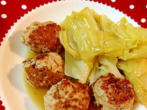 簡単ヘルシー 鶏だんごとキャベツの煮物